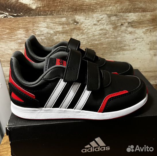 Новые кроссовки Adidas 34 ориг