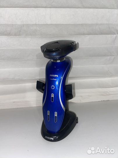 Электро бритва philips SensoTouch 7000