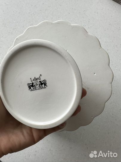 Тортовница с лопаткой