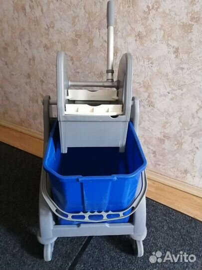 Ведро с тележкой и отжимом