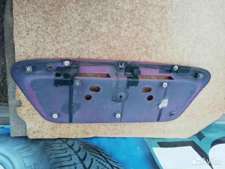 Накладка багажника Mitsubishi Lancer 1.3 мт 2005 с