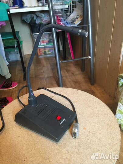 Микрофон AKG для конференций