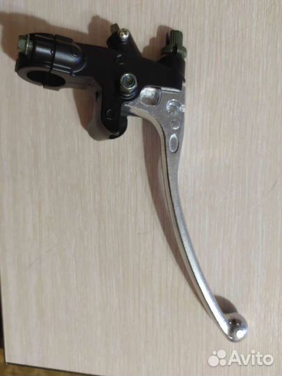 Продам кронштейн с рычагом сцепления