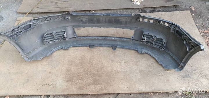 Бампер передний Volkswagen Golf V 2003-2009