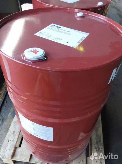 Оригинальное моторное масло Mobil 15W40