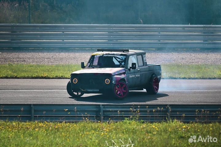 LADA 4x4 (Нива) 1.7 МТ, 1998, 10 000 км