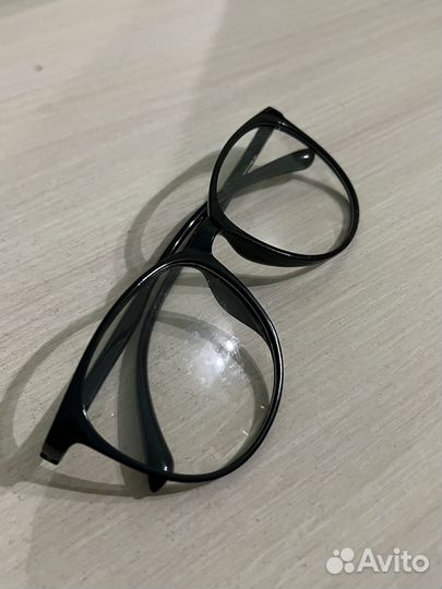 Очки прозрачные
