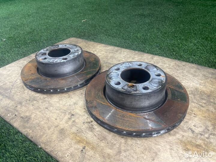 Диск тормозной передний Bmw 1 F20 N13B16 2012