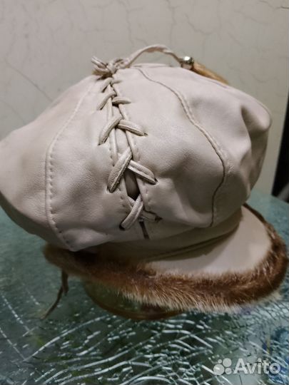 Кепка кожаная женская