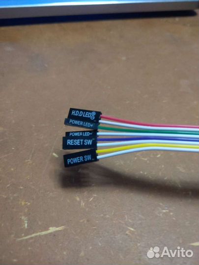 Кнопки питания и перезагрузки + светодиоды