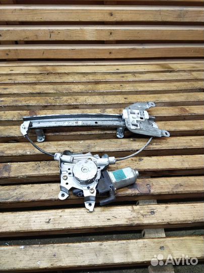 Стеклоподъемник задний правый Nissan Teana J31