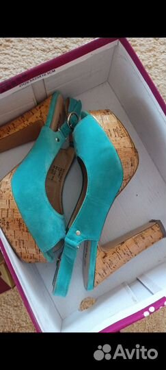 Женская одежда и обувь