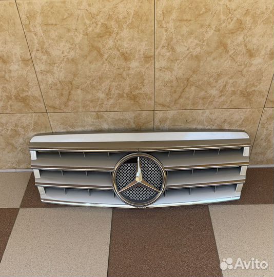 Решетка радиатора Mercedes w202