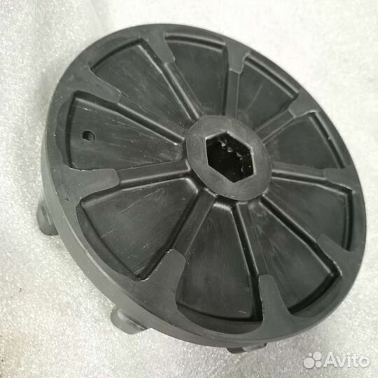 Приводное колесо. Снегоход Polaris Widetrak LX