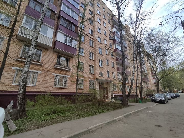 Комната 13,3 м² в 3-к., 1/9 эт.