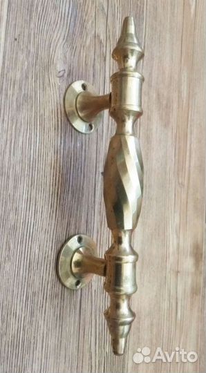 Дверная ручка-скоба