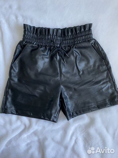 Кожаные шорты