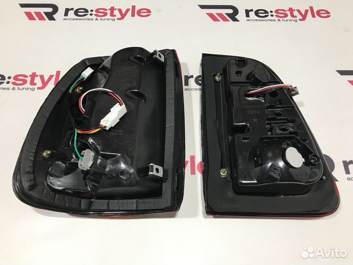 Фонари задние Toyota Land Cruiser Cygnus R832