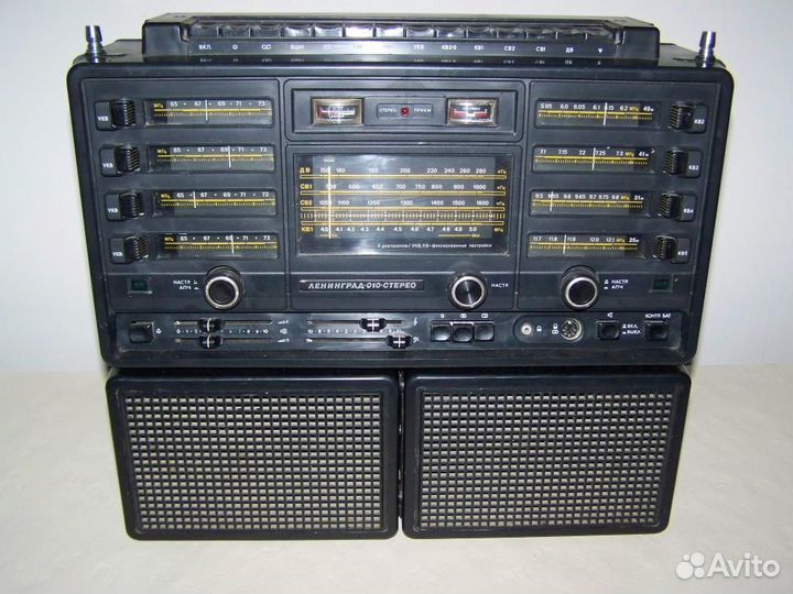Винтажный транзисторный радиоприемник Ленинград-01