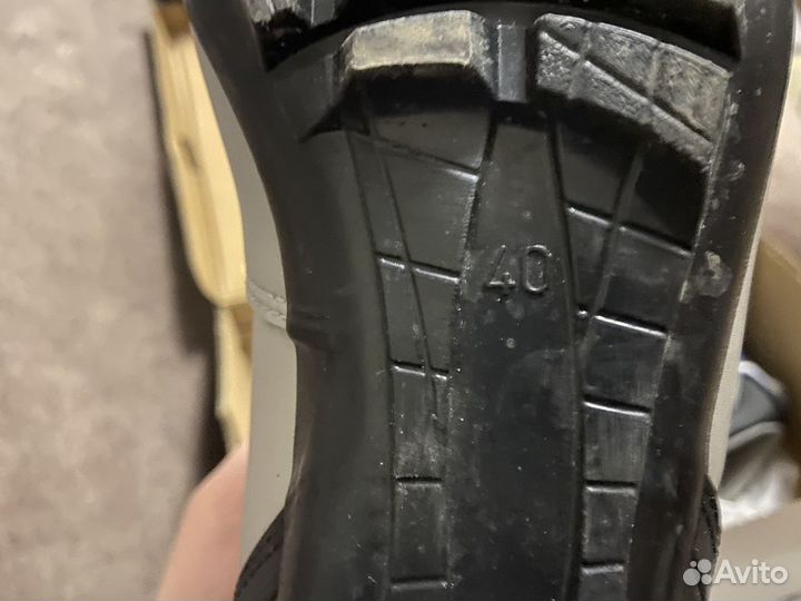 Лыжные ботинки