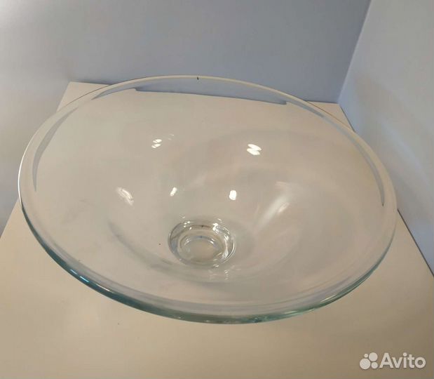 Тяжёлая ваза из стекла