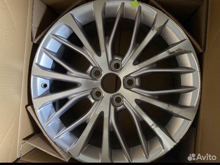 Тойота Камри v 70 диск литой R 18