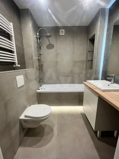 2-к. квартира, 64 м², 9/14 эт.