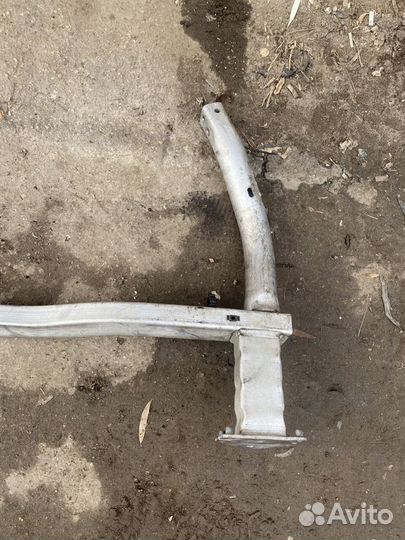 Подрамник передняя часть Peugeot 407