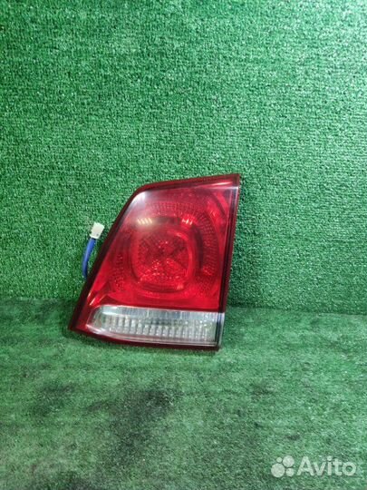 Фонарь внутренний задний правый Toyota Land