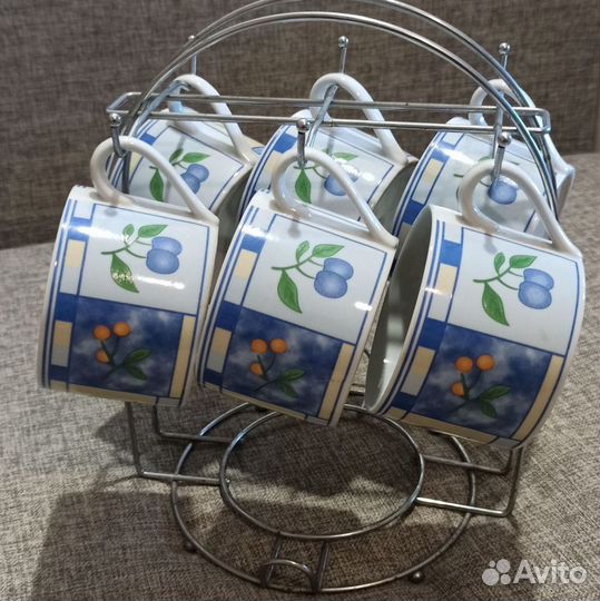 Посуда (фандюшница, графин, кружки)