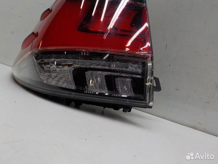 Фонарь задний наружный левый Lexus RX200t/RX300/RX