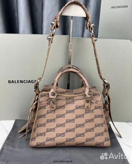 Cумка Balenciaga Neo Cagole XS коричневого цвета с