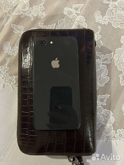 iPhone 8 Plus, 64 ГБ