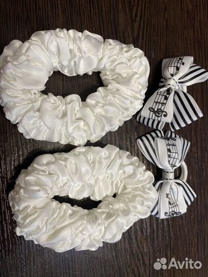 Набор резинок, заколок, бубликов для волос