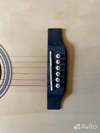 Акустическая гитара