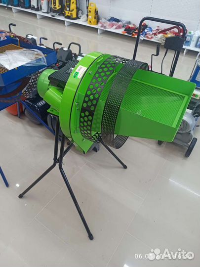 Зернодробилка кормоизмельчитель