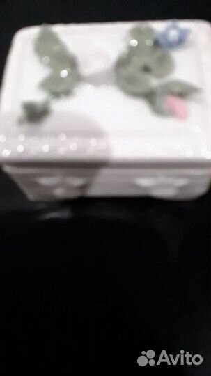 Продам фарфоровую шкатулку