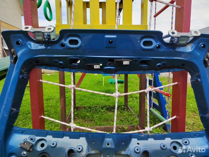 Продам дверь багажника