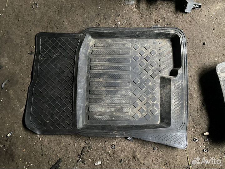 Коврики салонные комплект Hyundai Elantra 2000-200