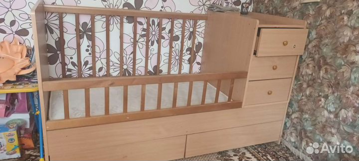 Кроватка с матрасом