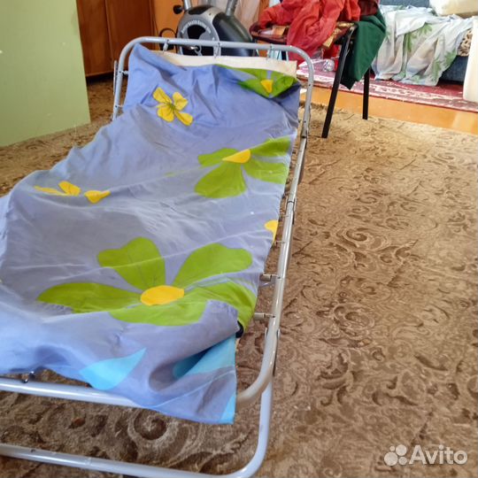 Раскладушка с матрасом