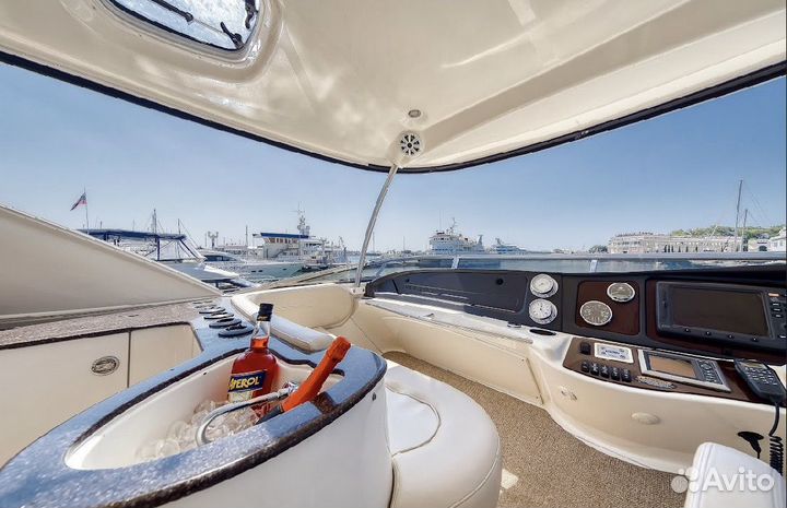 Моторная яхта Meridian 441