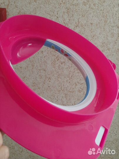 Детское сиденье на унитаз