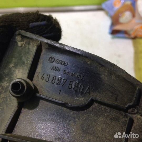 Накладка декоративная Ауди 100 44 кузов С3