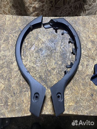 Обшивка петли багажника mercedes benz w202