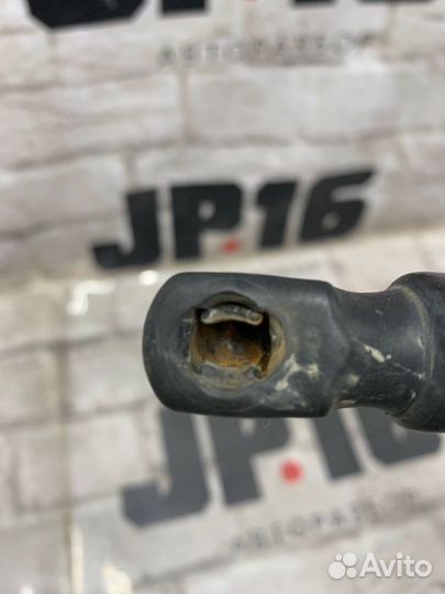 Амортизатор двери багажника задний левый Audi Q7