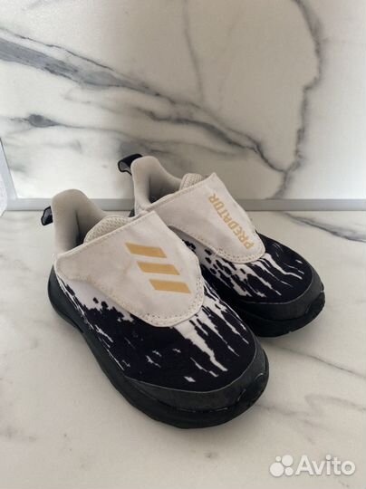 Кроссовки adidas 22