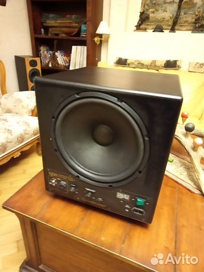 Сабвуфер. Rel q50