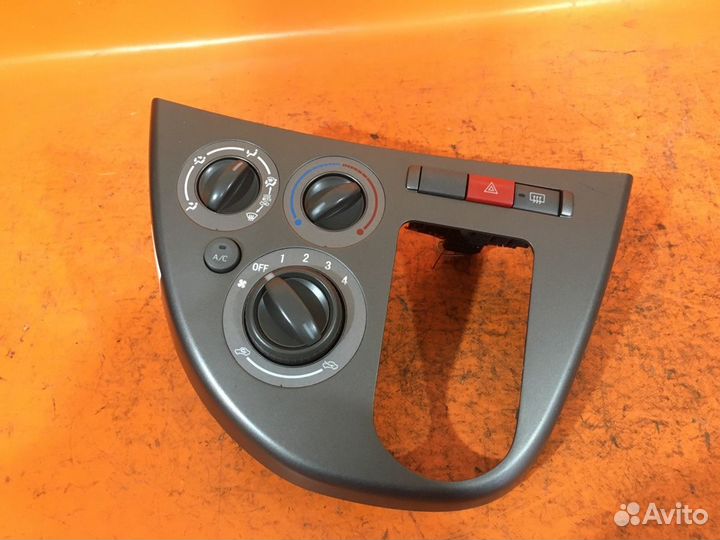 Блок управления печкой Daihatsu Sonica L405S