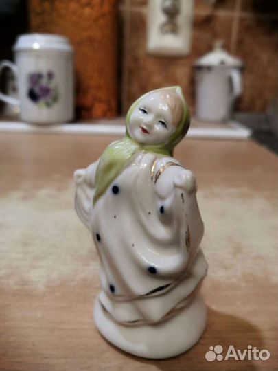 Статуэтка девочка